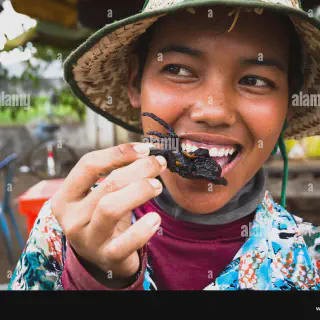 /img/15650-eating-tarantulas-thailand-2.webp